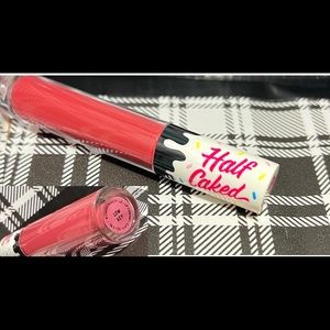 Half Caked Lip Fondant
